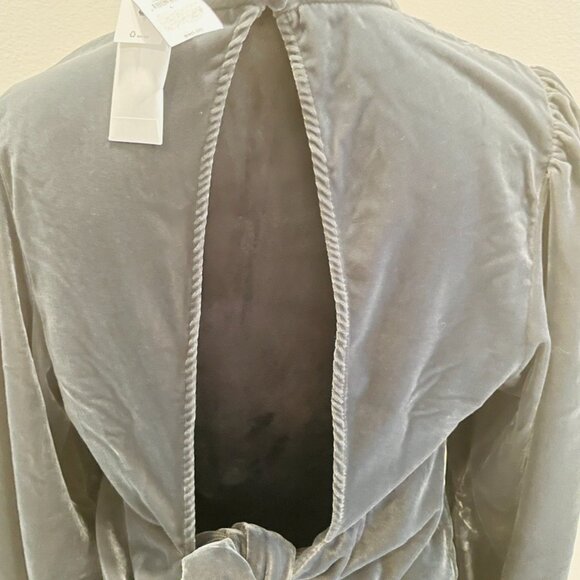 New! Banana Republic Top in Soft Velvet Tie in the Back/Open Back - Picture 2 of 5